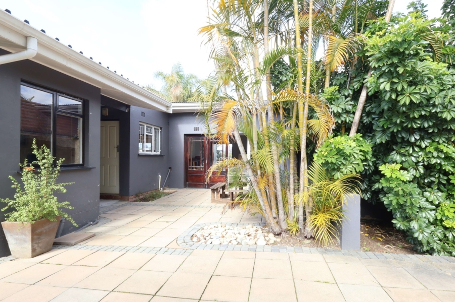 4 Bedroom Property for Sale in Klein Drakenstein Western Cape